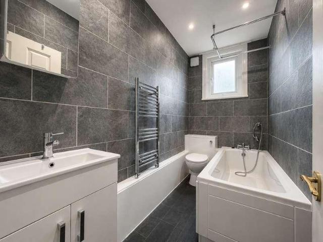 Flat for sale in Alton Barnes, Essex