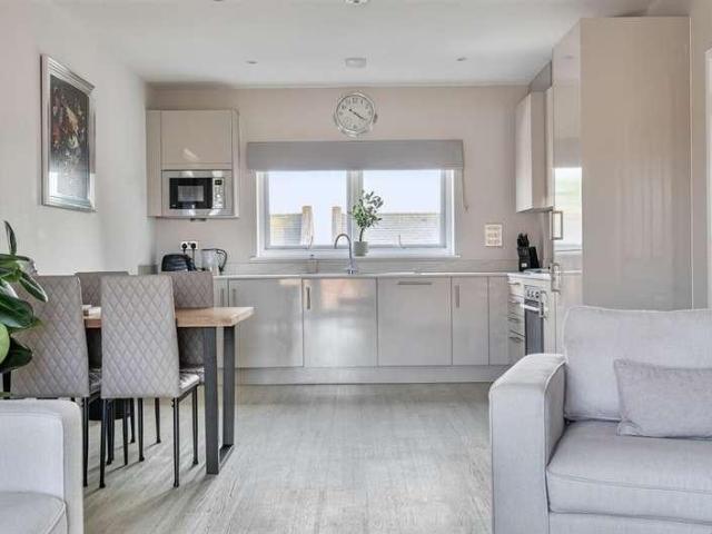 Flat for sale in Oxenden, The Bridge