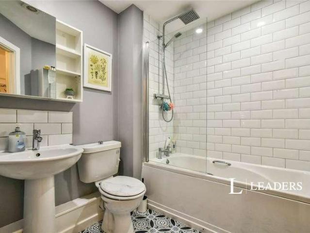 Flat for sale in Georgia, Greater Manchester