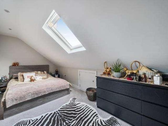 Flat for sale in Westborough, Surrey