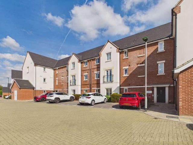 Flat for sale in Forge Wood, Glynde