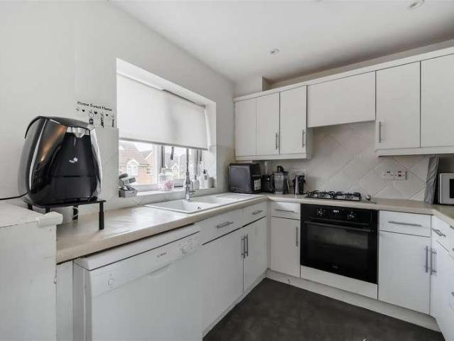 Flat for sale in Charvil