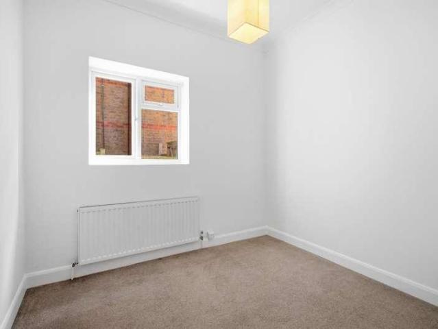 Flat for sale in Crystal Palace, Greater London