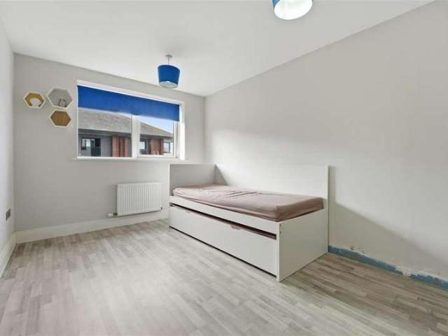 Flat for sale in Slough