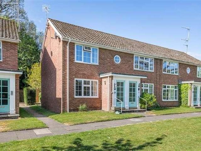 Flat for sale in St Albans, Five Acres