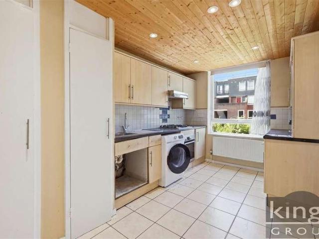 Flat for sale in Tottenham Hale, Greater London