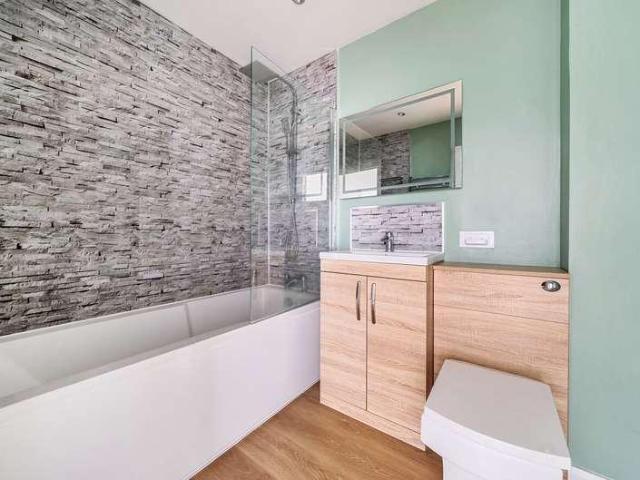 Flat for sale in Coldharbour, Buckinghamshire