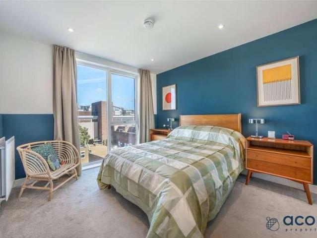 Flat for sale in Colindale Gardens, Greater London