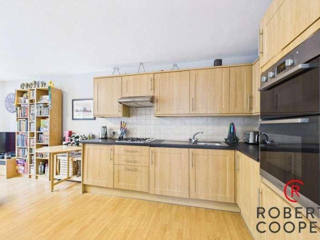 Flat for sale in Ruislip, London Borough of Hillingdon