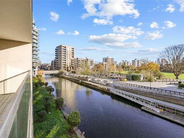 Flat for sale in London Borough of Tower Hamlets, Greater London
