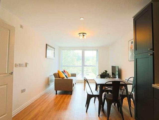 Flat for sale in Feckenham, City Of Bristol