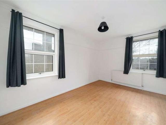Flat for sale in London Borough of Lambeth, Greater London