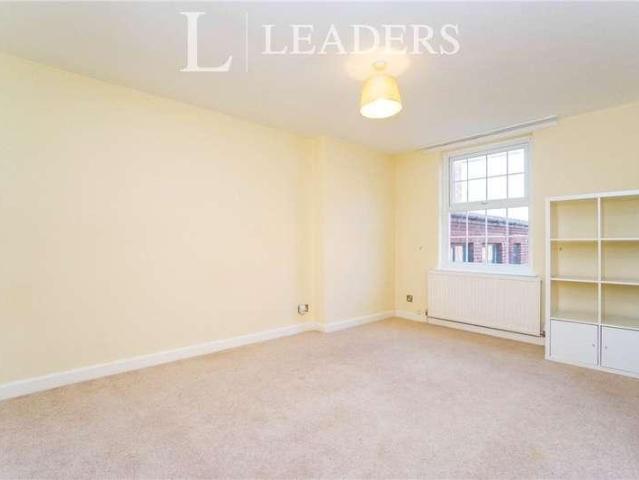 Flat for sale in Chester, Handbridge