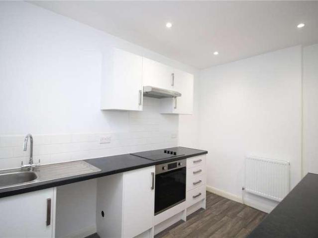Flat for sale in Alton Barnes, Essex
