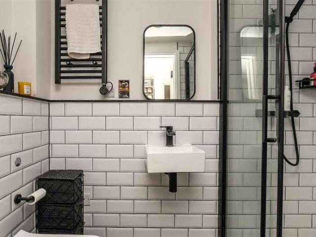 Flat for sale in Whyteleafe, Tandridge