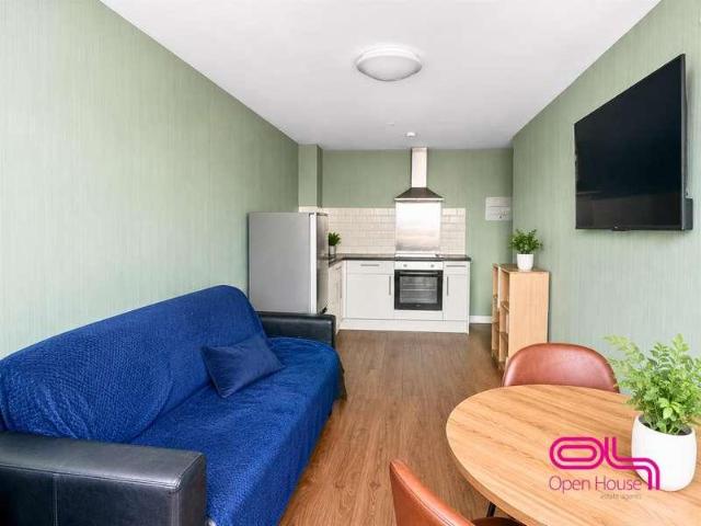 Flat for sale in Bootle, Sefton