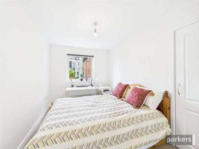 Flat for sale in Reading