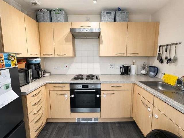Flat for sale in Slough