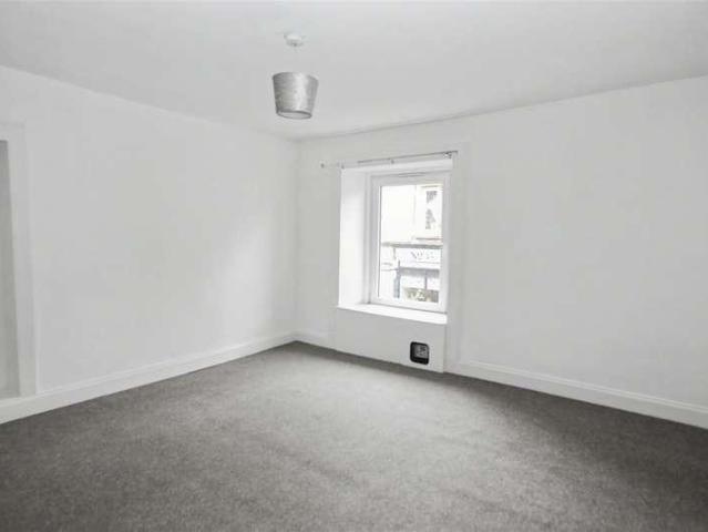 Flat for sale in Lesmahagow, Scotland
