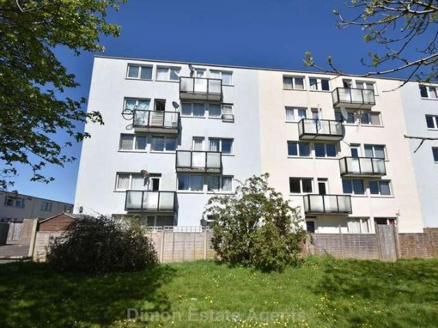 Flat for sale in Rowner, Middlecroft