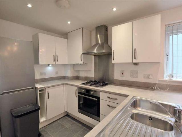 Flat for sale in Langley, Slough