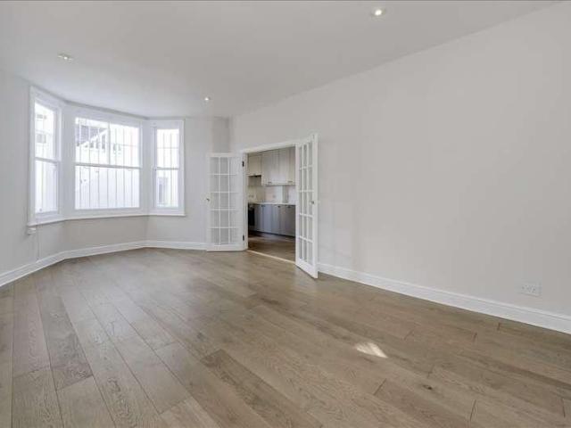 Flat for sale in Brook Green, Greater London