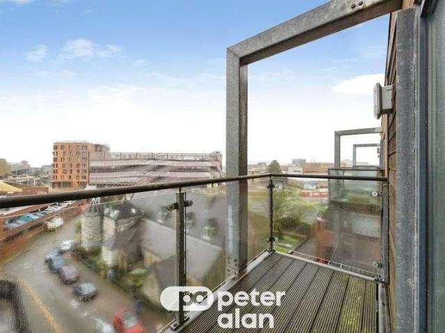 Flat for sale in Mount Pleasant, Nangreaves