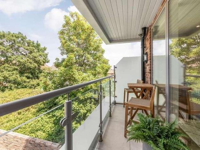 Flat for sale in London Borough of Lewisham, Lower Sydenham