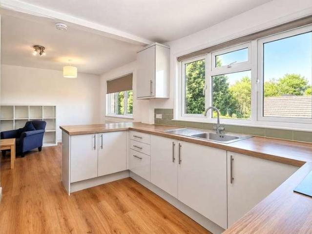 Flat for sale in Mount Hermon, Woking
