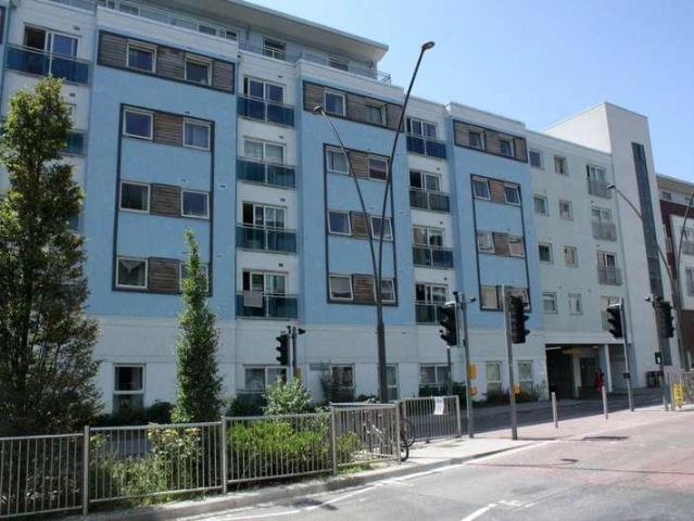 Flat for sale in Woodcote, Epsom
