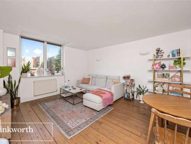 Flat for sale in Brunswick