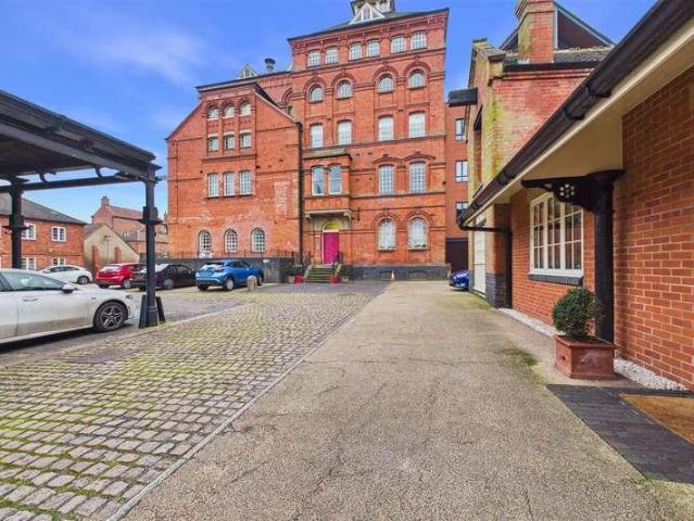 Flat for sale in Alverton, East Midlands