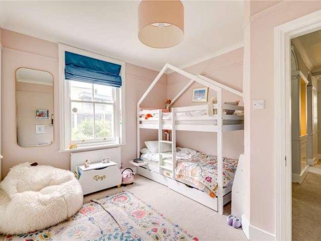 Flat for sale in West Kensington, Greater London