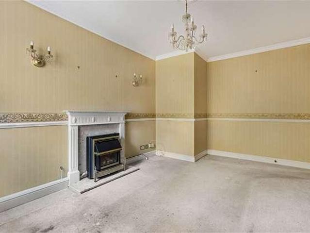 Flat for sale in Southdown, St Albans