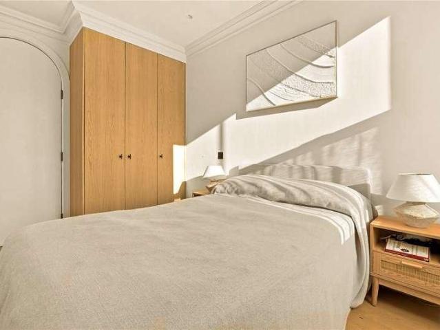 Flat for sale in Kensal Town, Greater London