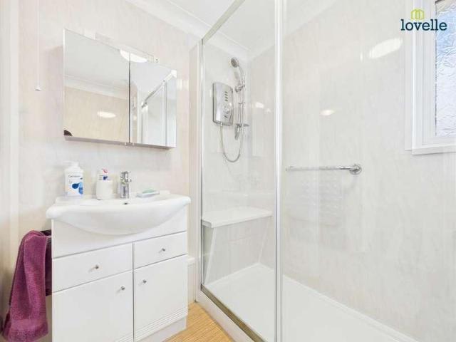 Flat for sale in Lincoln, Ermine East