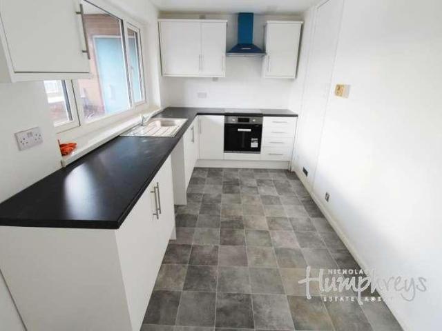 Flat for sale in Halesowen, West Midlands