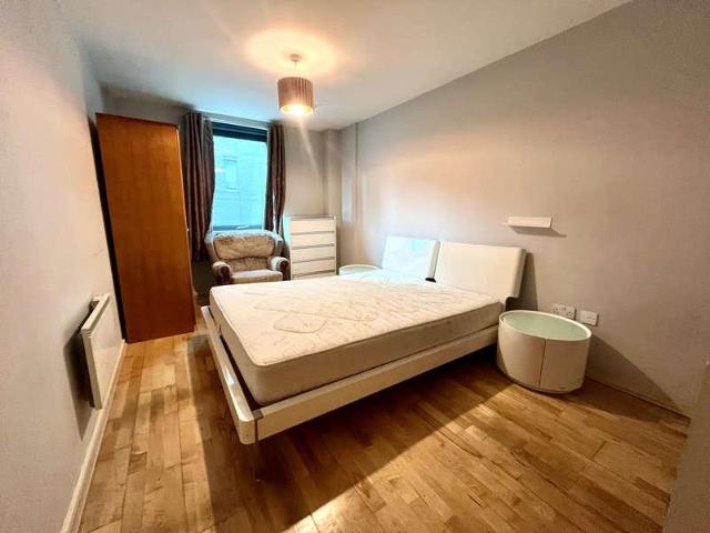 Flat for sale in City Centre, Salford