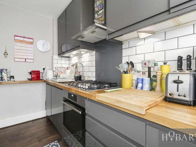 Flat for sale in Crouch End, Greater London