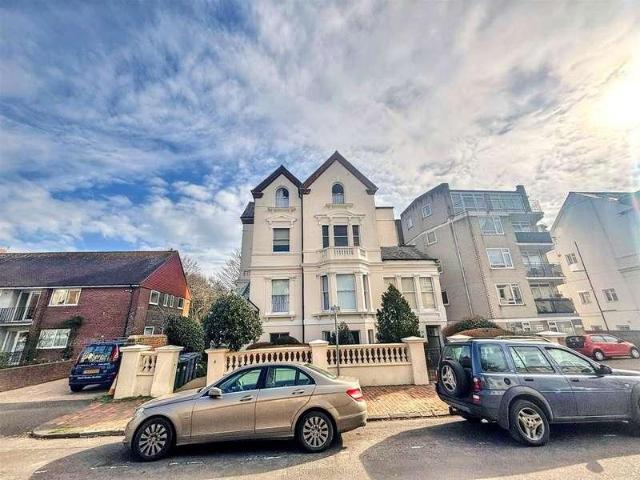 Flat for sale in Eastbourne, East Sussex