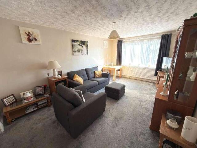 Flat for sale in Lewsey Farm