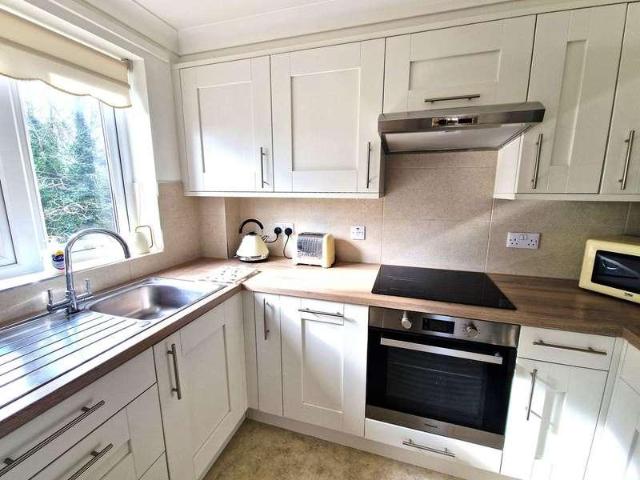 Flat for sale in Withycombe, Budlake
