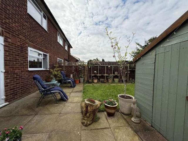Flat for sale in London Borough of Hounslow, Greater London