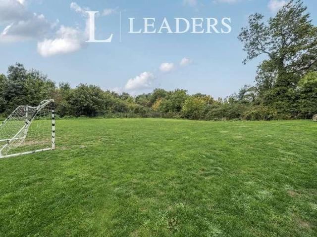 Flat for sale in Brook Street, Bourne Vale