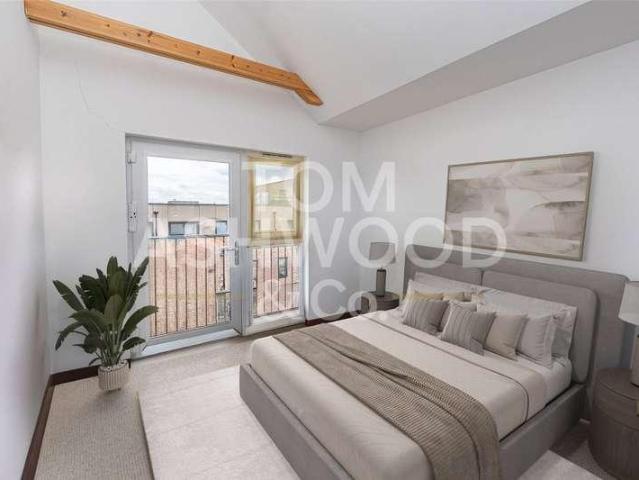 Flat for sale in Barking, Roding Riverside