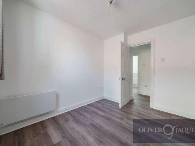 Flat for sale in London Borough of Lewisham, Greater London
