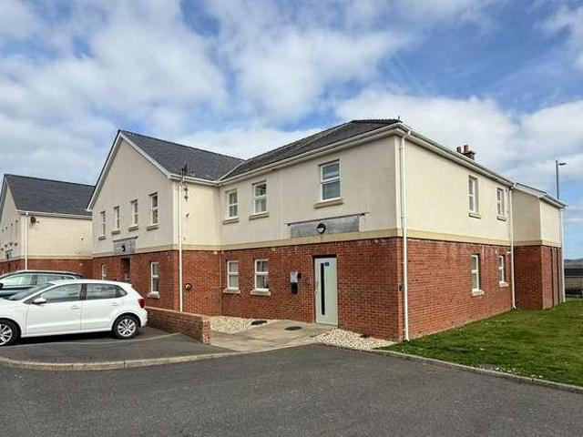 Flat for sale in Llanfair-Mathafarn-Eithaf, Benllech