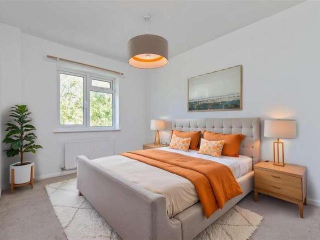 Flat for sale in Five Acres, Hertfordshire