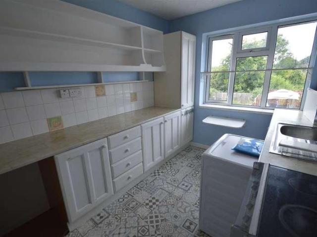 Flat for sale in Dagenham, Becontree Heath