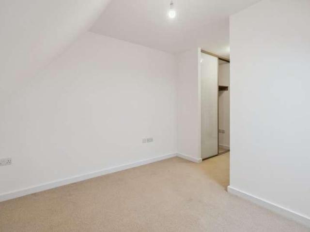 Flat for sale in Gerrards Cross, Denham